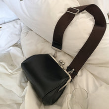 Load image into Gallery viewer, Women Messenger bag Retro Kiss Lock Shoulder Crossbody Bags for Female Clip Bag Black Pu Leather Handbags Phone Purse bolsas